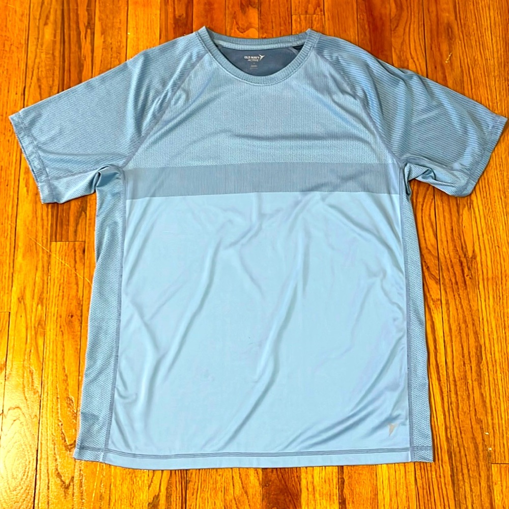 NWOT Men’s Old Navy Active Shirt